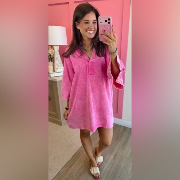 JODIFL Dresses & Skirts - Bohemian Butterfly Sleeve V Neck Dress in vibrant Pink NWT